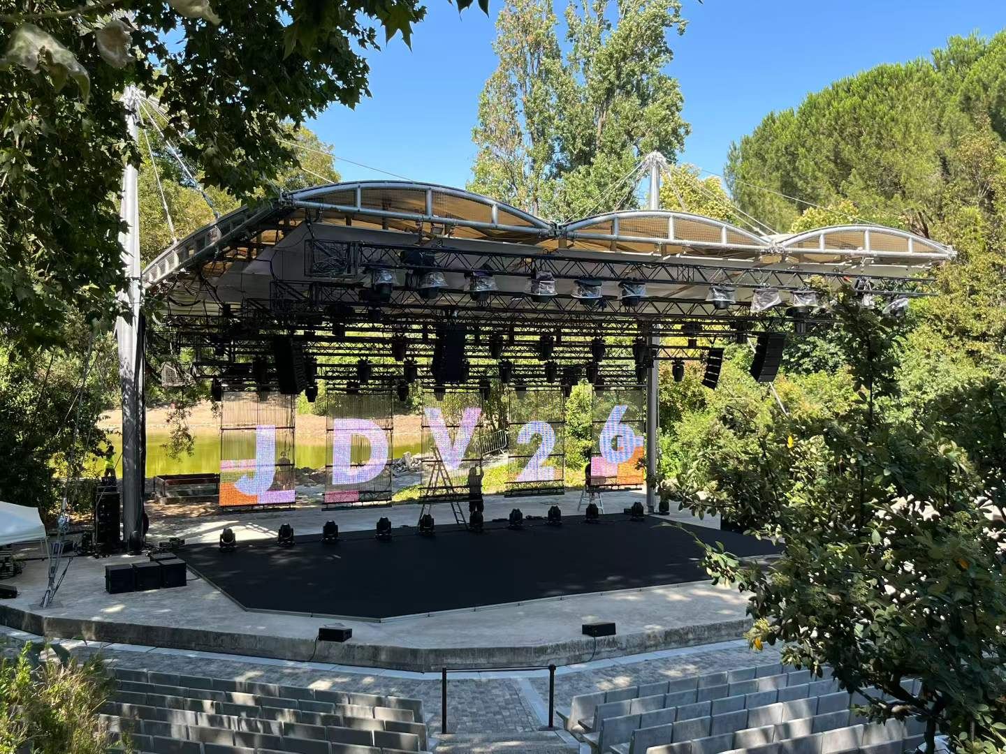 The open-air amphitheatre in the Gulbenkian Garden